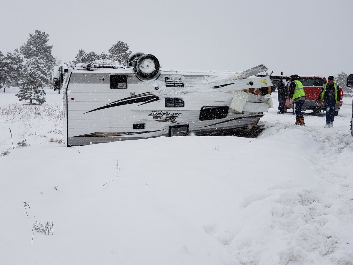 frank_milstead's tweet image. If you are considering a trip to Flagstaff or across I-40 cancel it for now. I have attached a couple photos and this is just the beginning.