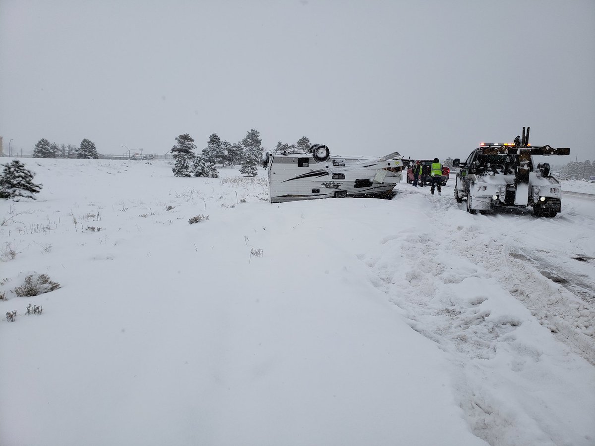 frank_milstead's tweet image. If you are considering a trip to Flagstaff or across I-40 cancel it for now. I have attached a couple photos and this is just the beginning.