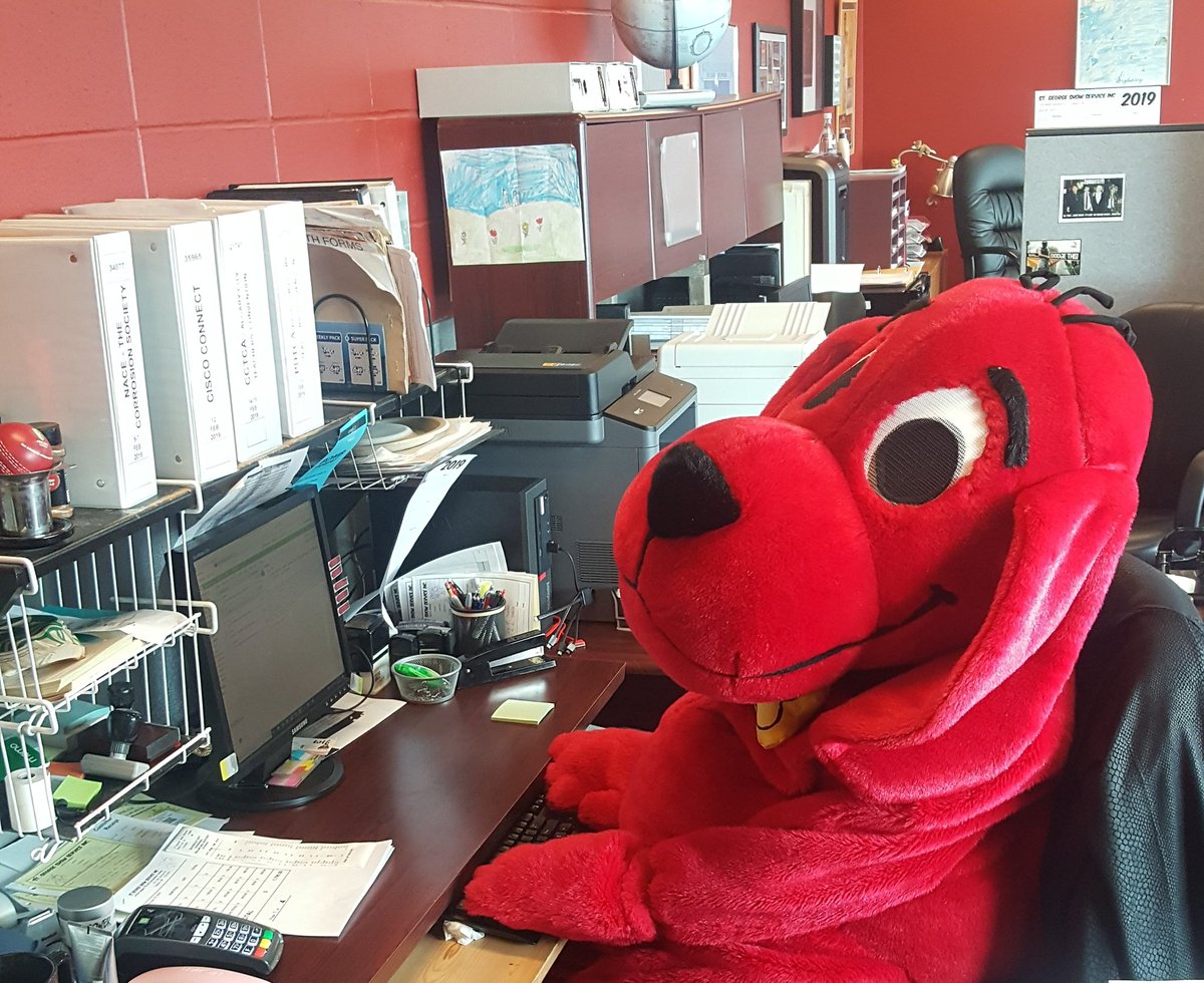 stgeorgeshow's tweet photo. Hey @scholasticCDA.... what's minimum wage for Clifford? Thanks for helping in the @stgeorgeshow office, buddy.  #pdtc2019 https://t.co/qsK38VnjTU
