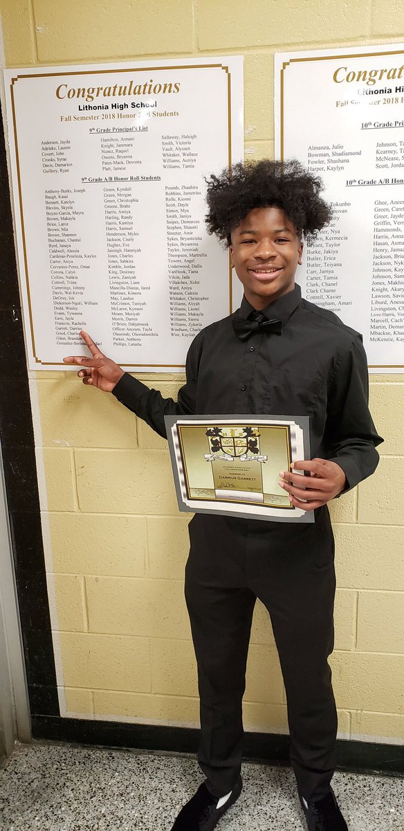 MissAGarrett2's tweet photo. Congrats to Freshman point guard Darrius  Garrett@worldwideDJ3 on your academic achievements. 🎓🏀🏈 @LithoniaHoops https://t.co/6oXtjO1sKn