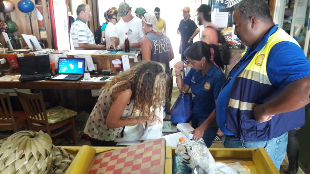 medardorosas's tweet photo. Hoy @Mitradel Bocas del Toro continúa con la docencia a través de sus clínicas laborales visitando el área insular de nuestra provincia en compañía del Depto. de Salario Mínimo. A la vez nuestros funcionarios absuelven consultas ciudadanas. @Goberbocastoro https://t.co/0kEGvO19kY