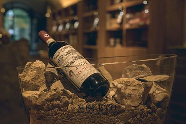 Questo Chianti Classico 2016 è la sintesi perfetta dei Sangiovesi provenienti da tutte e 5 le nostre aree di produzione: Meleto, San Piero, Casi, Poggiarso e Moci
.
.
.
#castellodimeleto #chianticlassico #tuscany #wine #winelover #magic #soil #instawine ift.tt/2T9EI6F