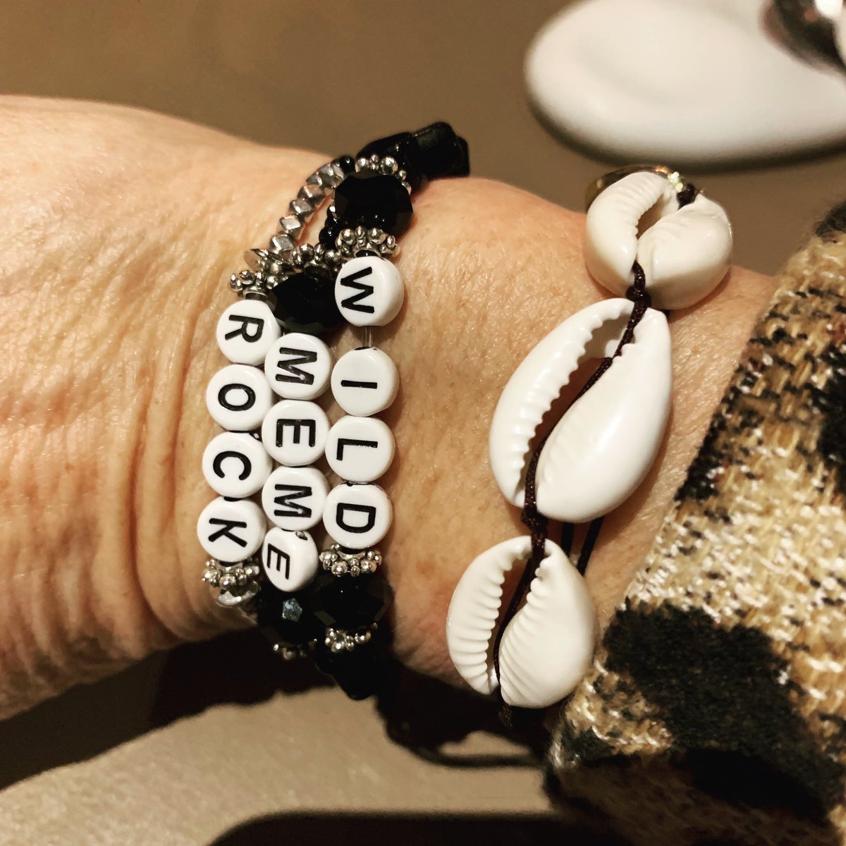 sara_corte's tweet photo. Vos bracelets personnalisés #bijouxbubbels# https://t.co/GugSt6IM3i
