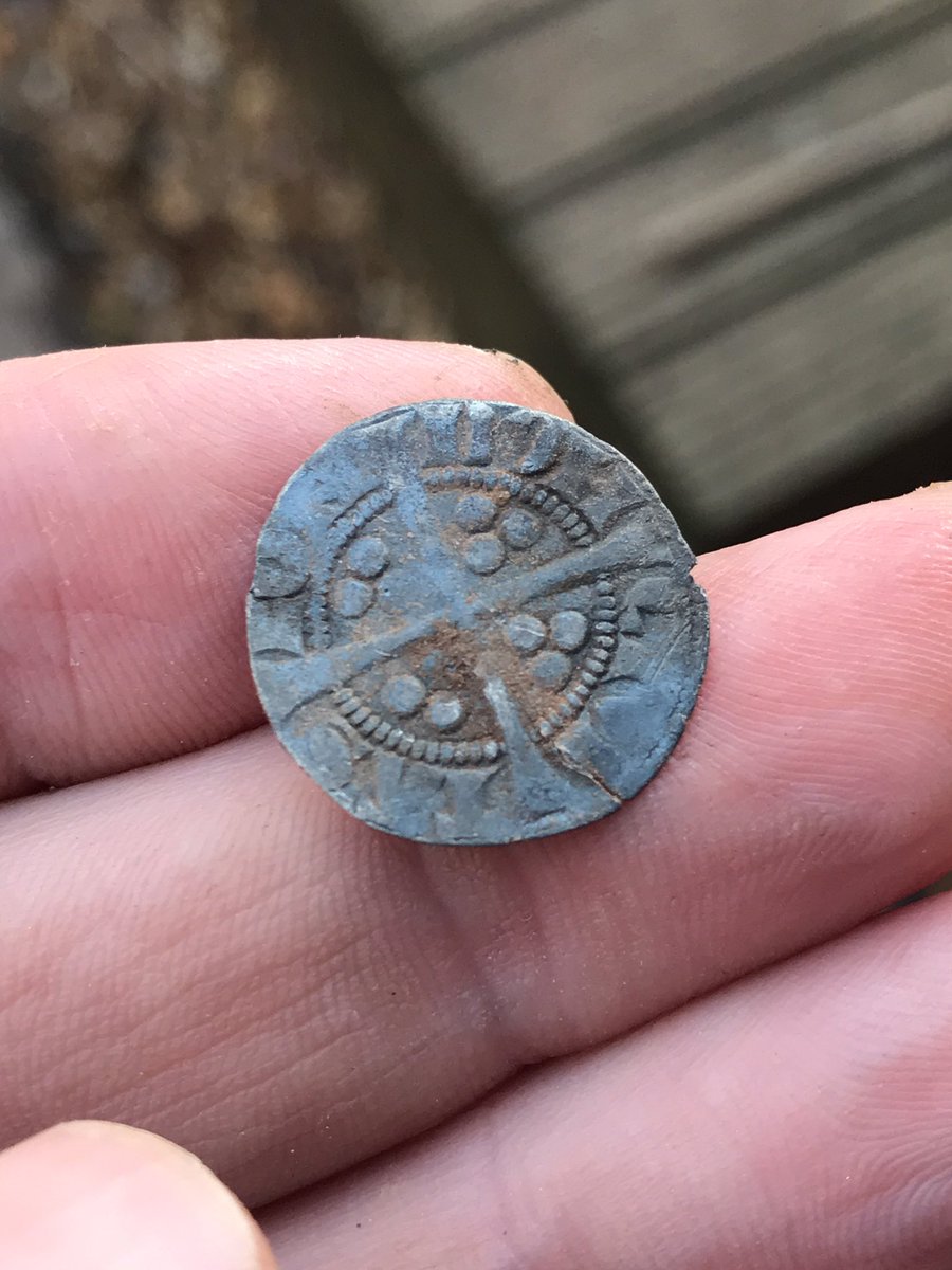 scottylar's tweet image. The second hammered coin from today is a penny of King Edward I! This coin was minted in London between the years 1282 &amp;amp; 1289 I believe 👍🏻😬👍🏻🕺🕺🕺🕺🕺
