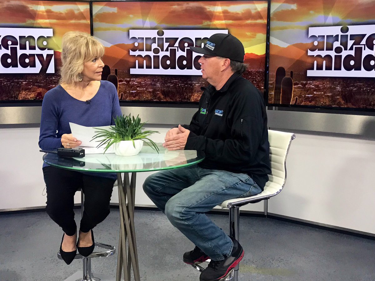 NHRAPR's tweet photo. HELLO, PHOENIX👋🏼🌵 We have arrived for the Magic Dry Organic Absorbent NHRA Arizona Nationals💨 stay tuned for more behind-the-scenes media adventures ... #NHRA #ArizonaNats https://t.co/ph30Pr8199