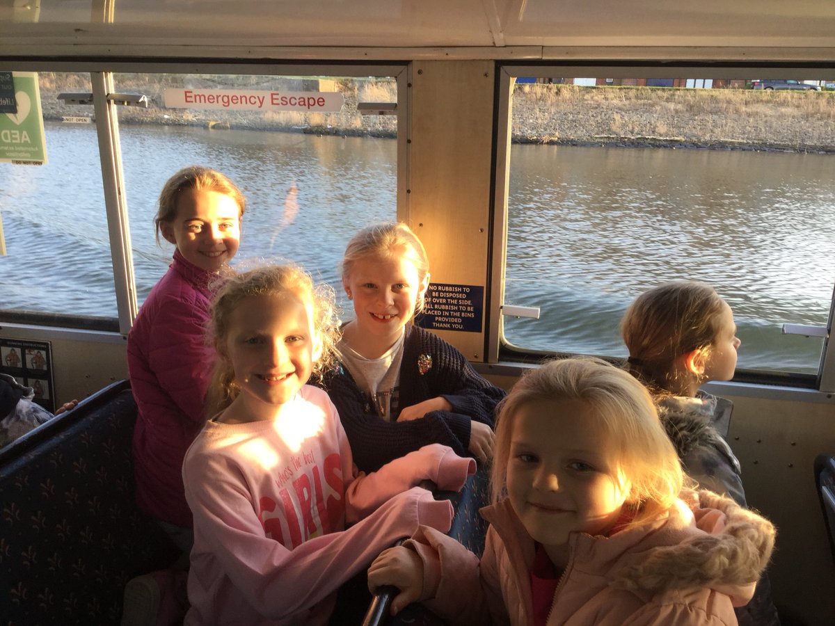 ClassHodgkinson's tweet photo. Cardiff trip @YsgolEmmanuel @ClassHodgkinson https://t.co/Us6SKTTBP3
