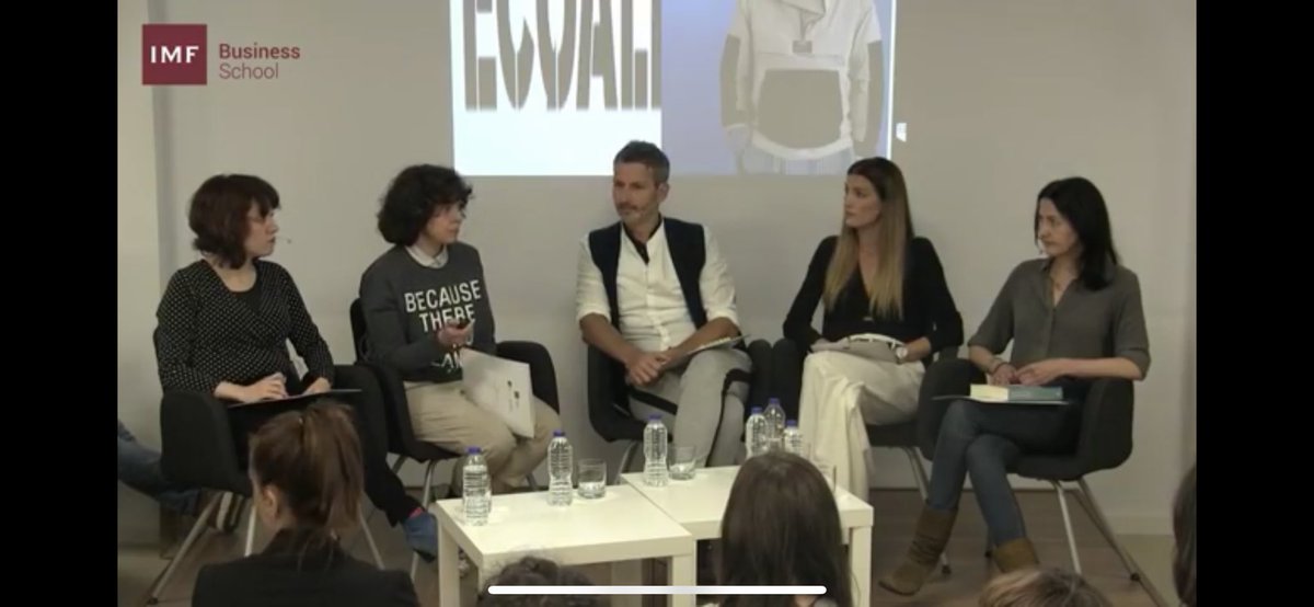Belenvq's tweet photo. #modaIMF os sigo en directo!@BrendaChavez_, @Delia_Gargo, @carolblazquez1 y @TONPERNAS 👉 https://t.co/QZH2iTh8Hs @Delia_Gargo corte inglés hay que hacer corresponsables a los ciudadanos en cuanto al consumo #responsable medida del corte Ingles para concienciar al ciudadano #moda https://t.co/A142k1xKPt