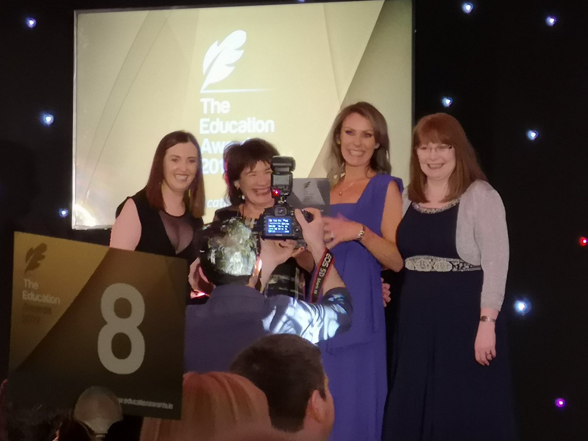 Congratulations to @UlsterUni @DrAmyBurns @LynseyHollywood @UnaMMB #factsuubs @UlsterBizSchool for the Best Business & Third Level Institution Collaboration Award at the #EducationAwardsIRL in Dublin tonight