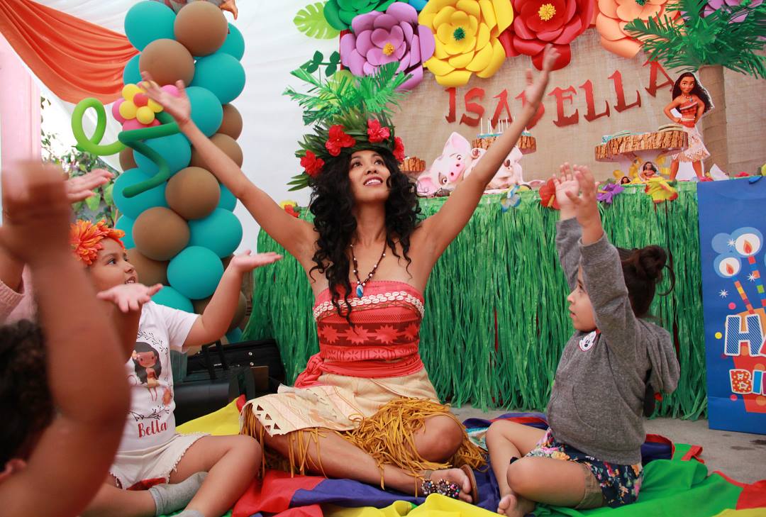 actioneventsla's tweet photo. Who wouldn't want a story read to them by #Moana?
Call us TODAY to book this #Disney #princess for your child's next #birthday #party or celebration 👸

#Adventure is calling!

#ACTIONEVENTSLA
https://t.co/vVBDGAICgc 
818-669-3302

#losangeles #actionevents #disneyprincess #sfv https://t.co/hslGyFI1DX