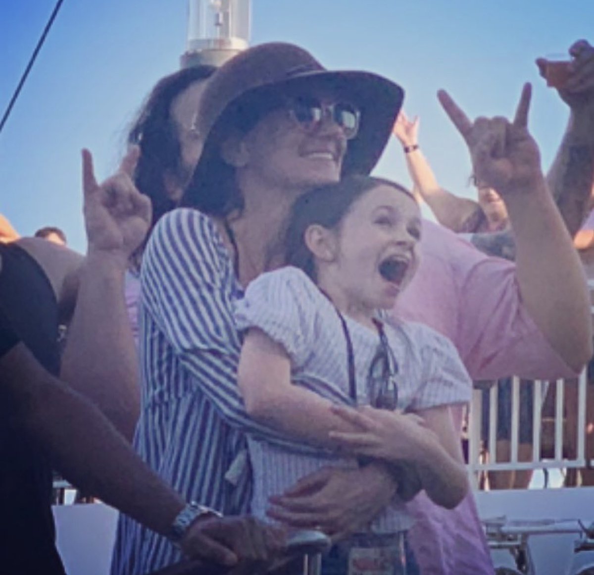 Sarah Wayne Callies and Cailey Fleming together on the #WSCruise!

#TWDFamily #TheWalkingDead

(📸: sarahwaynecallies IG)