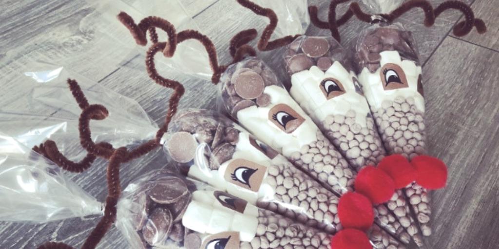 Rudolph The Red Nose Reindeer Sweet Cone Favours – Make Your Own Christmas Treats teacupsandglitter.blog/2019/02/21/rud…