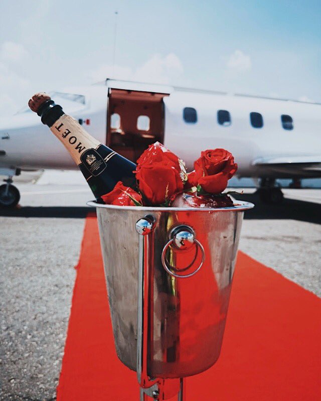 Todo listo para ir a nuestro lugar favorito🌎
Jets, yates y helicópteros en Volopapilio con la mejor experiencia romántica.