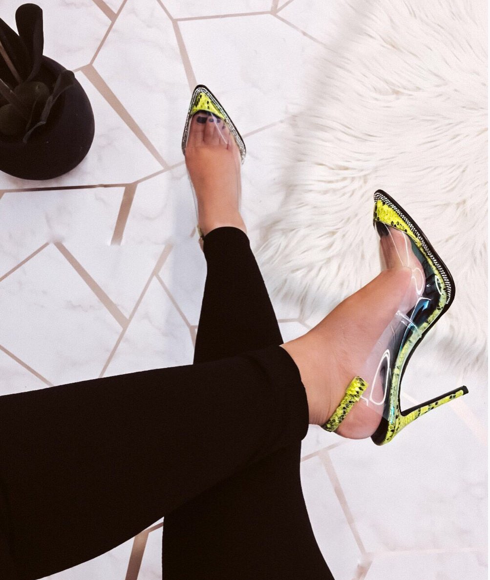 We’re keeping you pumped in the latest heels✨
Search: Crystalized Python Pumps 
Shopmywishlists.com
#shopmywishlists #casualstyle #streetfashion #nightoutfit #clubwear #pythonpumps #neonheels #springcollection #trendsetter #boldfashion #fashionkiller