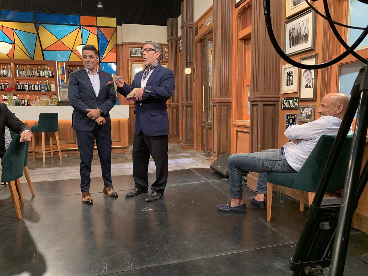 ¡En vivo ahora por <a href="/AmericaTV/">América TV</a>! 📺 @PolemicaBar con todo el humor de <a href="/iudica/">Mariano Iudica</a> y <a href="/pachu_penia/">Aq</a>  🤣