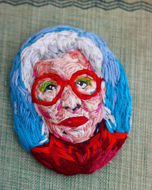 marnalunt's tweet photo. • e i g h t e e n •
iris apfal

I think she needs some good big beads around her neck to finish her off. 
#marnalunt #embroideryartist #portraitartist #threadart #threaduary #embroidery #embroideryart #broiderie #bordado #stitch #threaduary2019 #iris… https://t.co/0RcyYmK6bo https://t.co/dqm37Ch23N