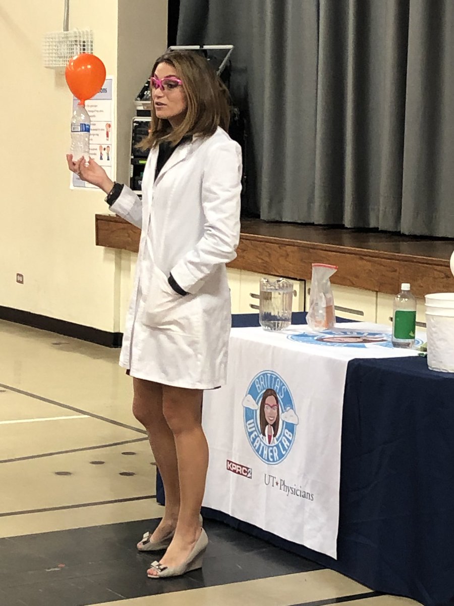 DPISD_DE's tweet photo. What a fun day @DabbsElementary! 4th and 5th grade students enjoyed a visit from Channel 2 Meteorologist Britta Merwin this morning! She shared how science impacts our lives daily and did some pretty amazing science experiments! @DPISD_DE #scienceisfun https://t.co/ZwQoGJvqgb