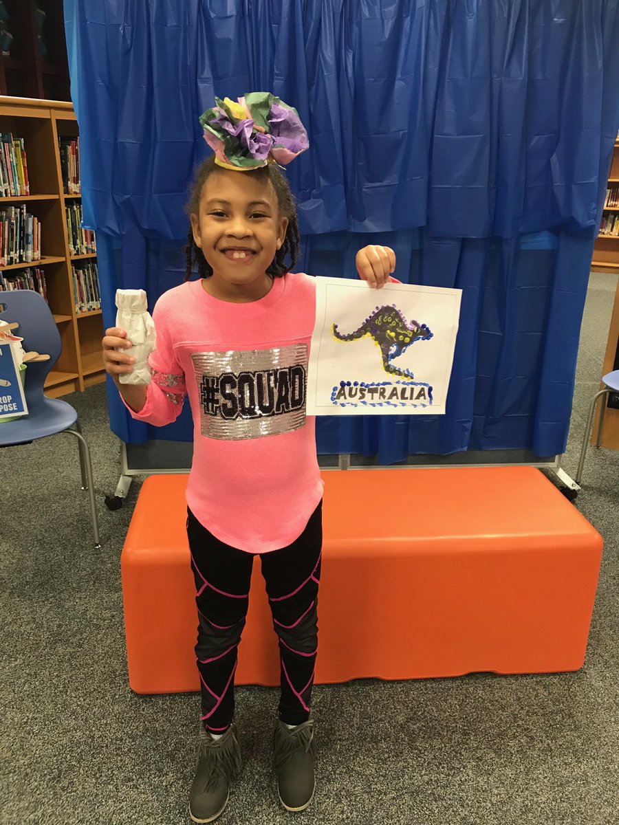 MFirepink's tweet photo. Multicultural Night 2019 #rr_bulldog https://t.co/y1p0awTAdo