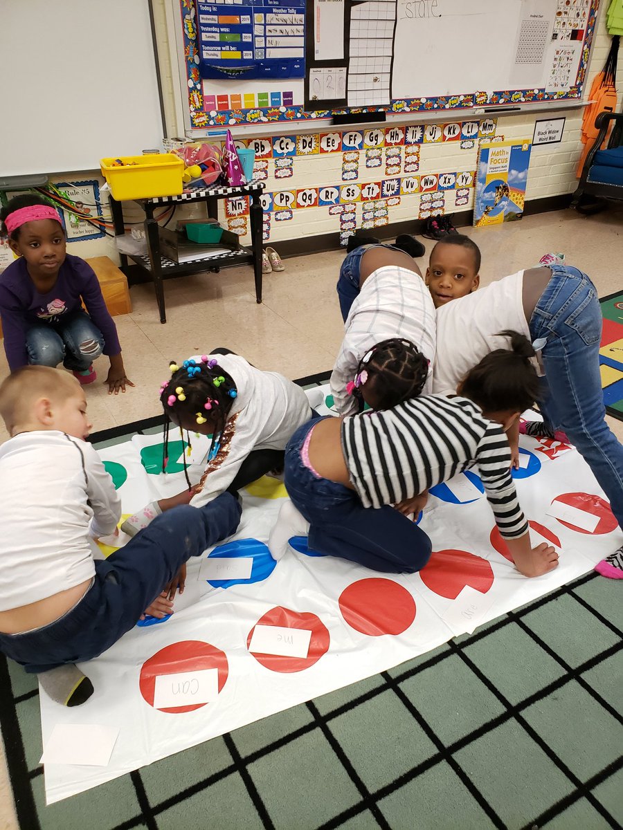 Twister sight word fun! #oldschoolgames #BestJeffersonEver #jeistheplacetobe