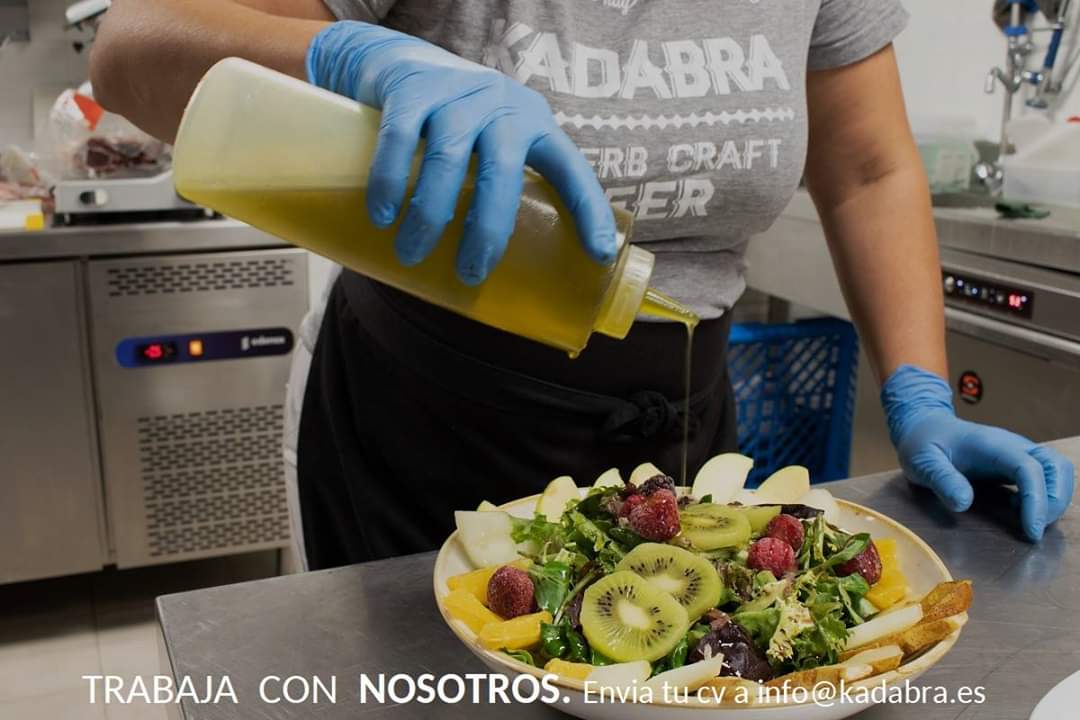 Quieres trabajar en Kadabra ? Buscamos a gente con ganas, talento y motivación 😍 que quiera formar parte de nuestro equipo de cocina (imprescindible experiencia). Si estás interesado, contacta con nosotros ➡️ info@kadabra.es. #trabajo #leonesp #barriohumedo  #foodie #cerveza