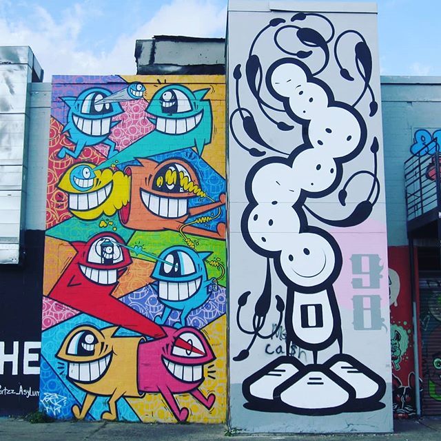 BeastSyndicate's tweet photo. Let’s get creative! Public art is integral to a successful #BryanMidtown
Art in Houston, TX
Left: El Pez
Right: The London Police
Photo: Beast Syndicate
#bryantx #lifeindowntown #downtown_bryan #publicart #brazosvalleyedc #cityofbryan #bryantexas #streetart #keepitBEAST… https://t.co/QTatvpyazt