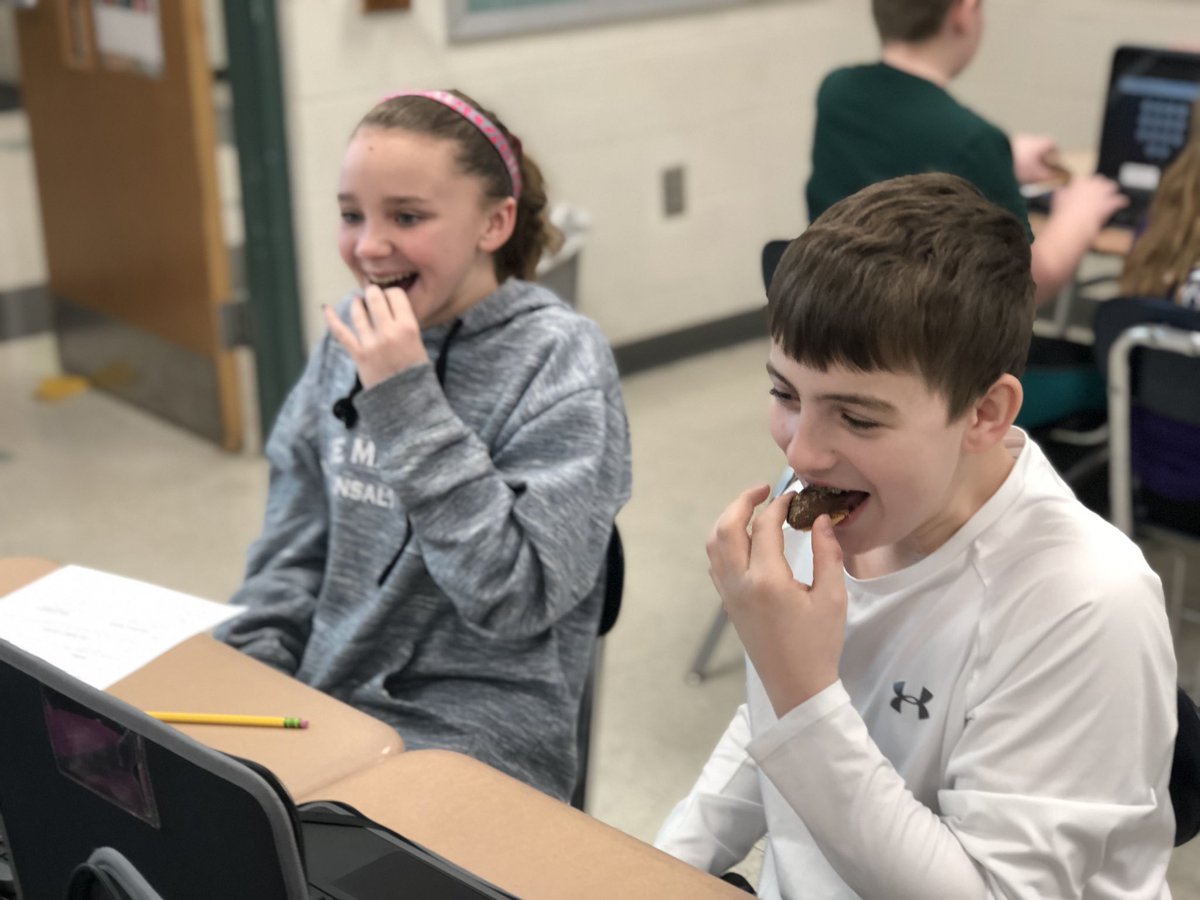 MrsBlecherWSD's tweet image. World Language students had a great time during their fête eating chocolate eclairs, playing UNO, and watching their final skits together. I am sure going to miss SMS! Au revoir! See you in the 2019-2020 school year! #wsmswolves #wsd #WSDcommunity