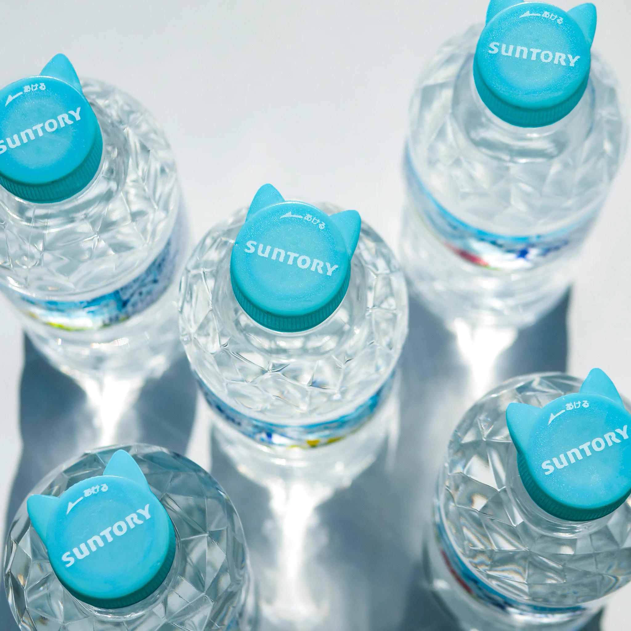 サントリーが猫の日に猫キャップを作った！！意外と反響あり！