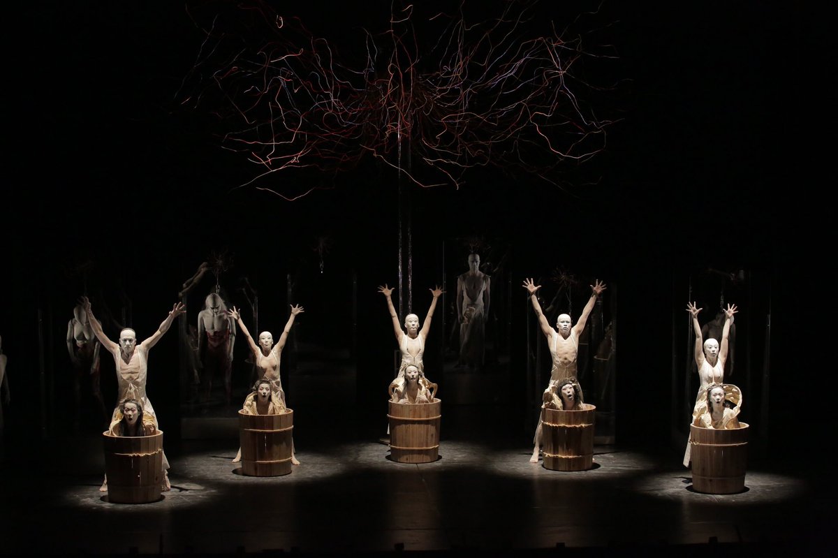 CJSF_Arts's tweet image. TONIGHT:

5:15 - @kingedhill chats about recording his new comedy album. 

6:15 - @ramihkatz talks about his film #TheIssueOfMrOdell

7:15 - Barbara Bourget, co-producer of @vidf gives us a rundown of this year’s festival.

5-8pm @CJSF 90.1 fm cjsf.ca