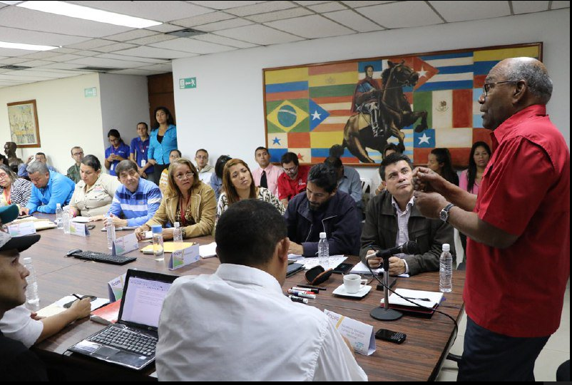 Incesocialista's tweet photo. #NoticiaInces @psuvaristobulo : “En este momento la patria exige a sus hombres, a sus mujeres y a sus instituciones”. Sepa más https://t.co/Z21qdBMrAl https://t.co/c6CCpGacTR