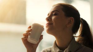 Want to keep your skin looking beautiful AND live longer? Drink #coffee 🍮! buff.ly/2GAEf7D #darkroast #coffeelovers #antioxidants #coffeeforhealth #coffeeintheam <a href="/LaddersHQ/">The Ladders</a>