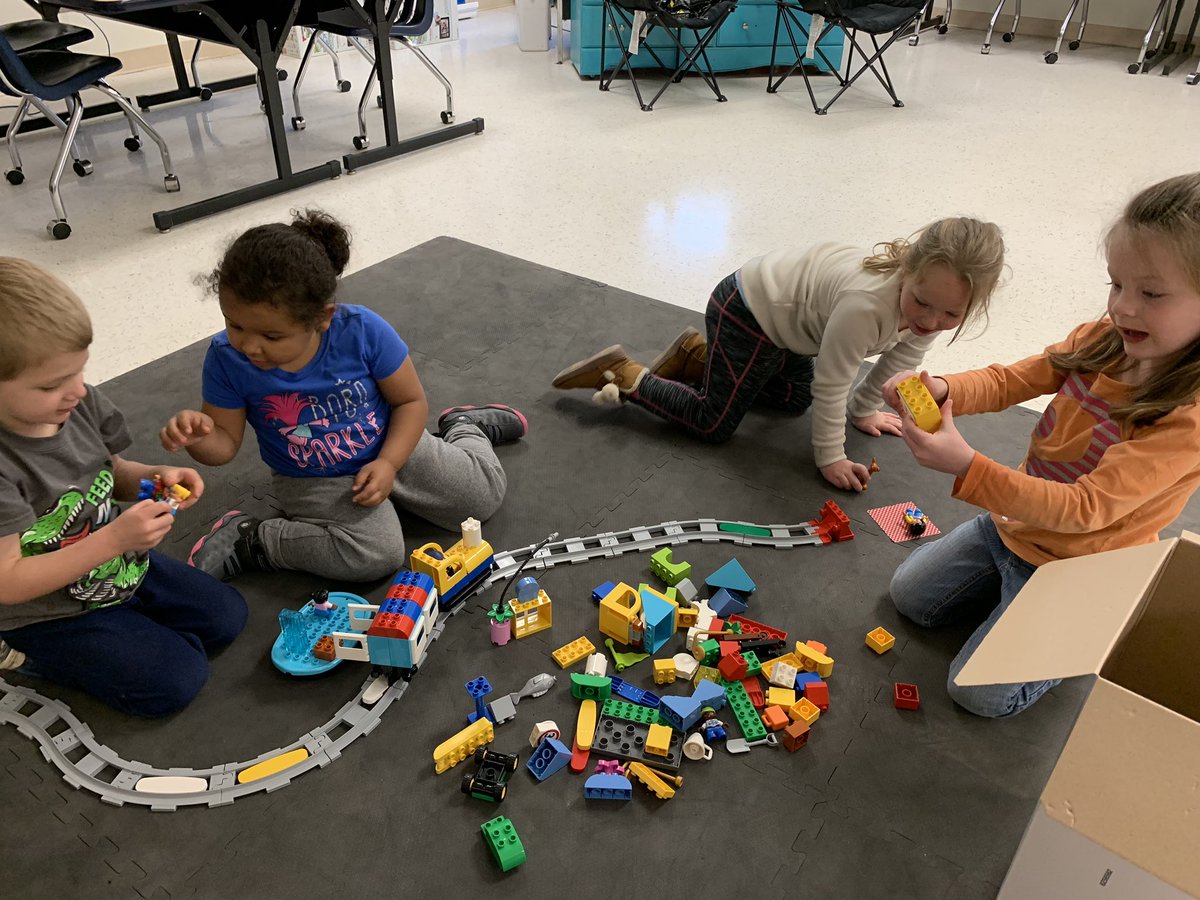 burtonISDtech's tweet image. They’re here!! They’re here!! Our new #LEGOCodingExpress sets are here &amp;amp; we ❤️ them! @LEGO_Group @LEGO_Education @purvisbu