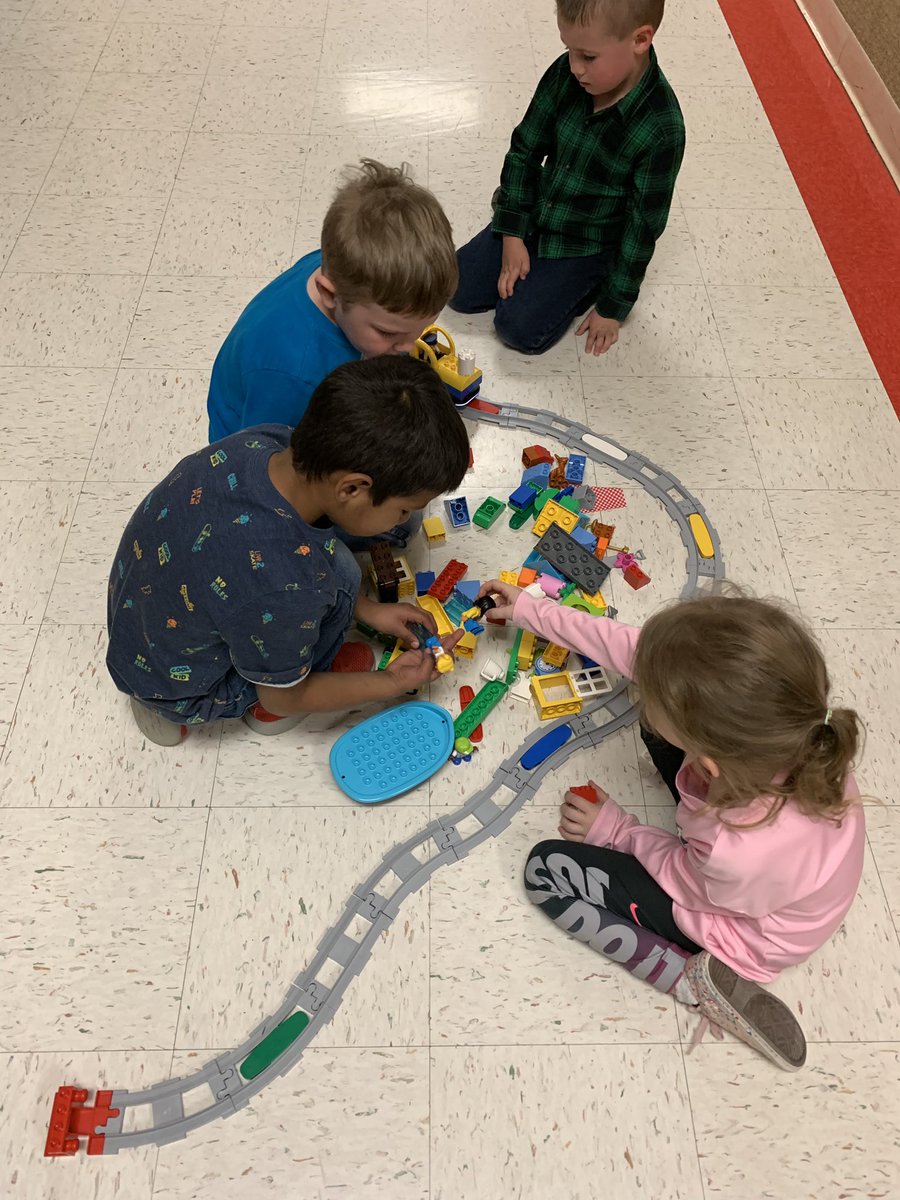 burtonISDtech's tweet image. They’re here!! They’re here!! Our new #LEGOCodingExpress sets are here &amp;amp; we ❤️ them! @LEGO_Group @LEGO_Education @purvisbu