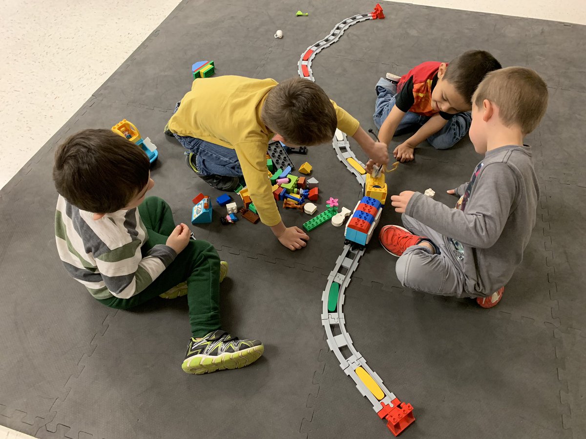 burtonISDtech's tweet image. They’re here!! They’re here!! Our new #LEGOCodingExpress sets are here &amp;amp; we ❤️ them! @LEGO_Group @LEGO_Education @purvisbu