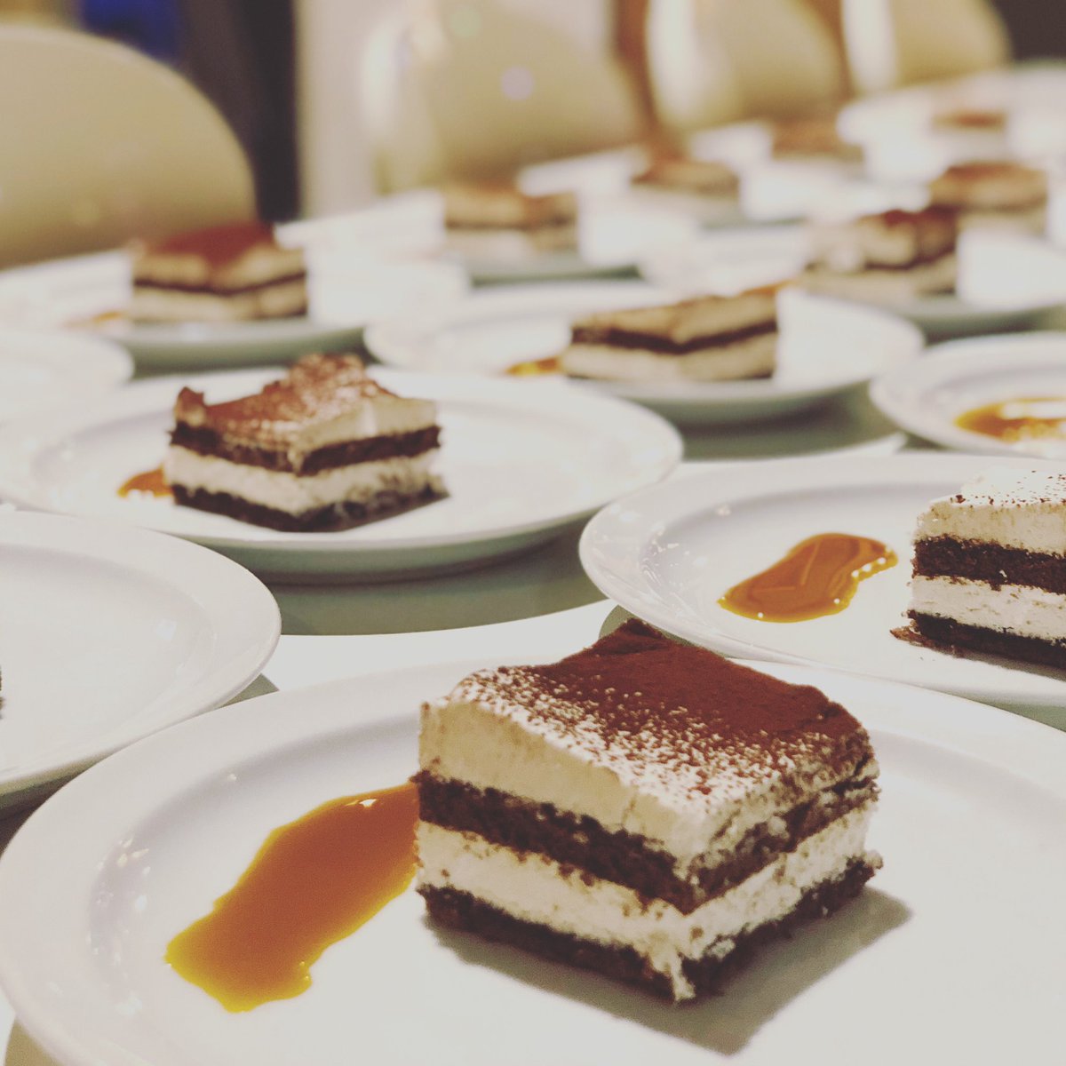 Cumpleaños, fiestas, reuniones... en la #estaciongourmet puedes personalizar tu evento cómo quieras!⚡️Para más info consulta nuestra web o contacta con nuestro equipo a través de las rrss y correo electrónico 📩 #menu #eventos #gourmet #gastronomia #amigos #familia #reservas