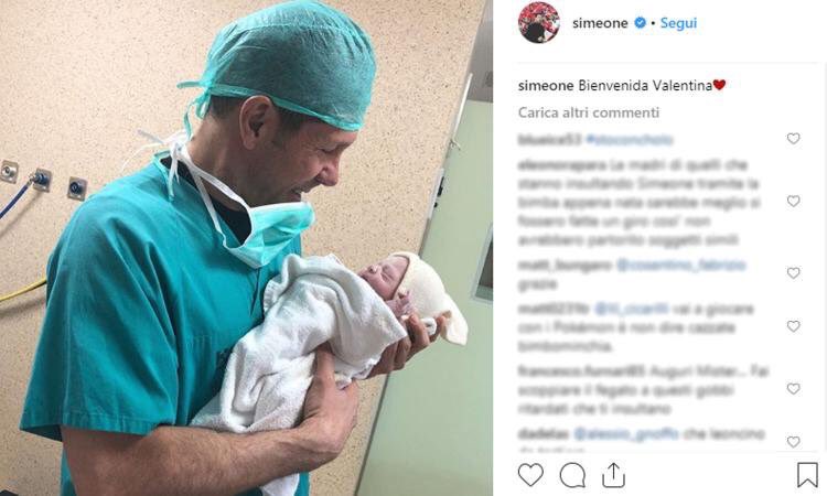 AleAntinelli's tweet photo. Chi ha augurato la morte alla figlia neonata di #Simeone è un miserabile. Ma la cosa non è casuale. L’Italia ormai è un paese fondato sull’odio che ha perso le misure di tutto e spento il cervello.
Vergogna, tanta. https://t.co/2P2n18WQRS
