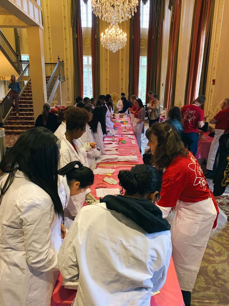exxonmobilbmt's tweet image. ExxonMobil employees welcomed more than 90 girls from all six Beaumont Independent School District middle schools for its annual Introduce a Girl to Engineering. This program helps build awareness of the importance of #STEM 👩‍🔬