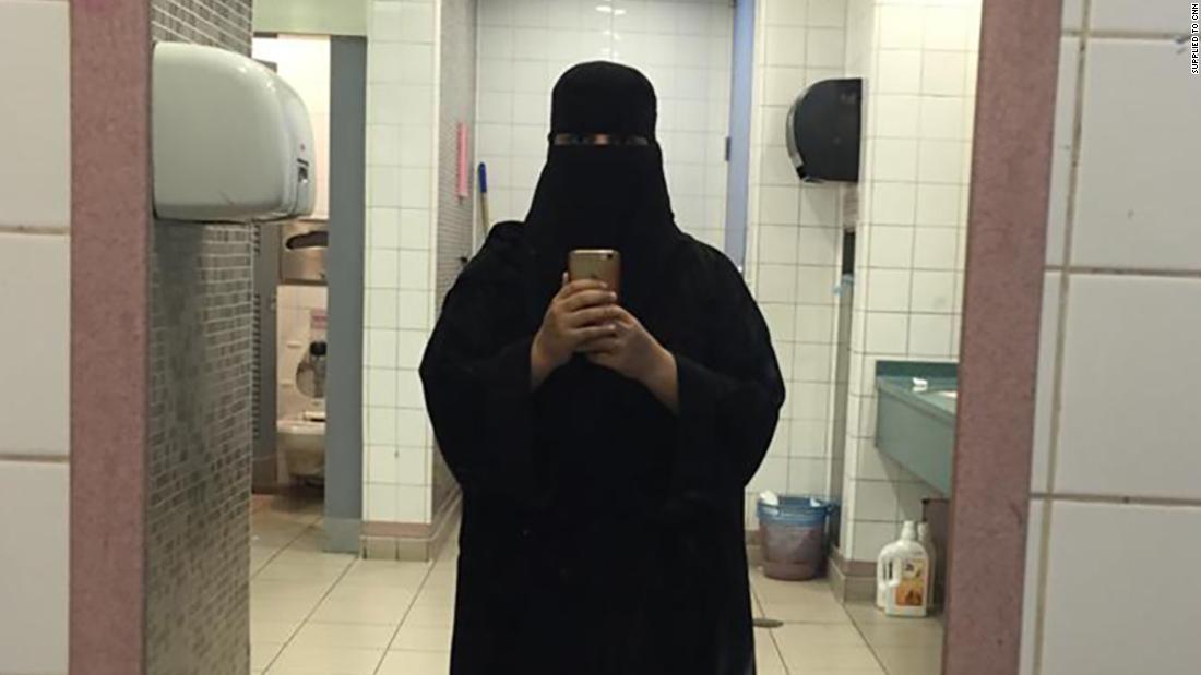 SQL_USA's tweet image. Desperate and alone, Saudi sisters risk everything to flee oppression: The night they fled, Reem and Rawan didn&apos;t dare sleep. tw.eet.link/QzPXtl