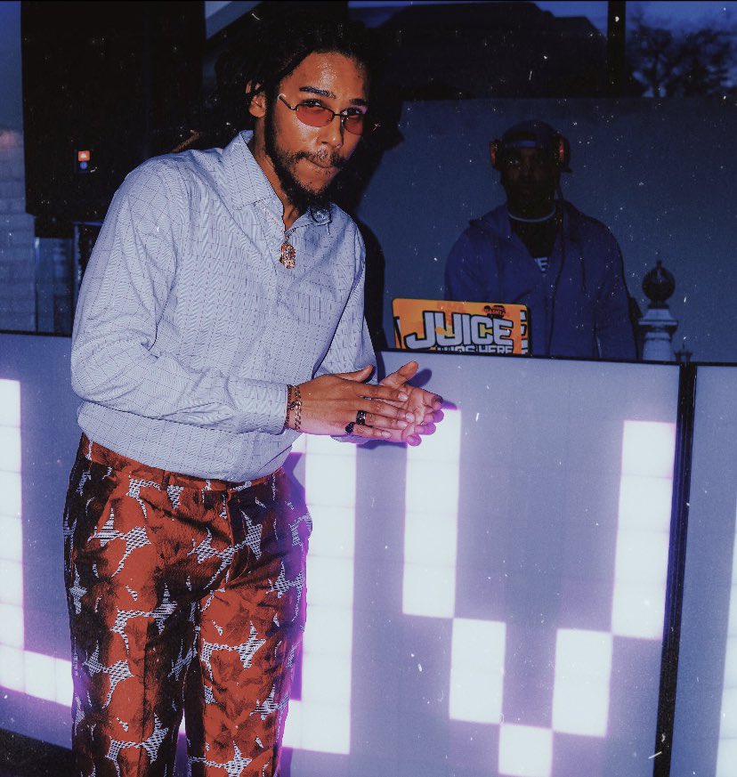 BigHomieBaked's tweet photo. The Last Rose ๐น: An Evening of R&B - 02/17/19 #CoolOneTour https://t.co/mKmyOgBZIx