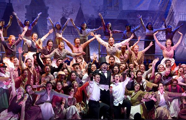 conectaVita's tweet photo. ¡CUMPLE EL SUEÑO DE SER UN ARTISTA EN EL MUSICAL DE VITACURA 2019! El 27/02 se abren las inscripciones para participar en las audiciones del Musical.
Ingresa a https://t.co/xunVUELEUE y llena el formulario #ConectaVitacura #Vitacura #musical #cultura #teatro #canto https://t.co/Jth5M17MAO