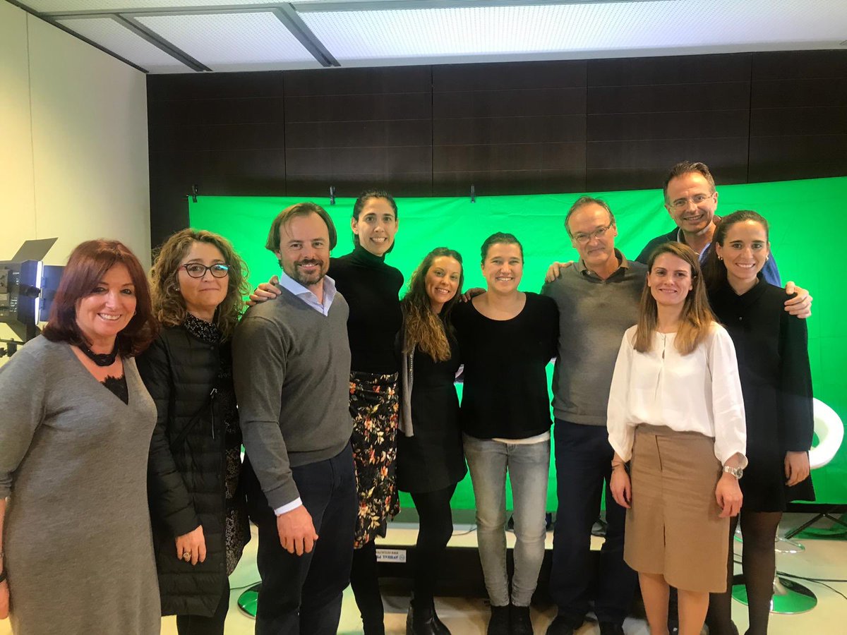 c_garciavidal's tweet photo. Que experiencia con la webinar @pfizer!!!! Un montaje...pero me lo he pasado genial!! aspergillus i gripe, amistades peligrosas!!! https://t.co/CzZbU7d76J