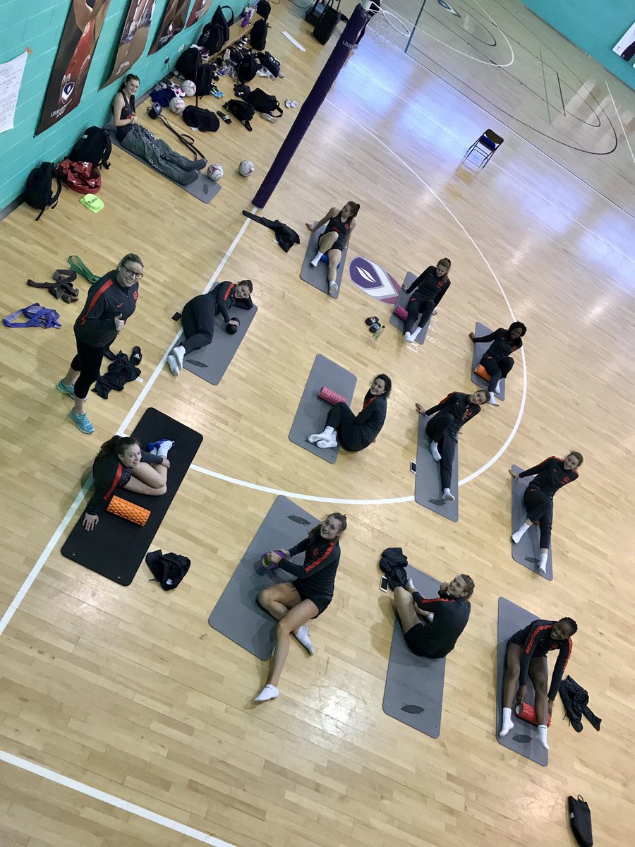 LauraMc_TM's tweet image. Another busy day for @NetballU17 🌹
Shooting 🏐🗑✔️
PA 📹✔️
Technical ⛹🏽‍♀️✔️
🥪🍗🍓🍏🥯🍿✔️
Stretch &amp;amp; Recovery🧘🏽‍♀️✔️
More 🍞🍗🍌🍇 ✔️
Match play 💪🏽🙌🏽👏🏽👊🏽✔️
Ice baths 🥶❄️🛀🏽✔️
🚗🏡🚿🥗🥘😴🛌✔️

Ready to go again tomorrow! 
#ItsUsItsNow #RosesRising