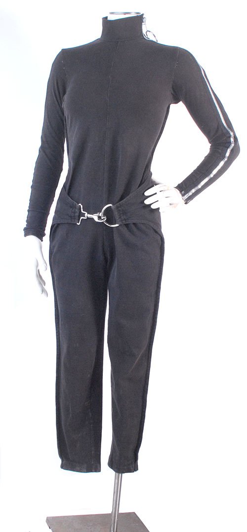 northstarvintag's tweet image. New to eBay: Vintage 80s BETSEY JOHNSON Punk Label Black Jumpsuit w/Silver Metal Hardware ebay.com/itm/1928344532… #betseyjohnson #punklabel #jumpsuit #80sjumpsuit