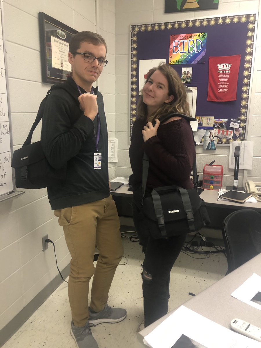BGPurpleGem's tweet image. In all seriousness, Happy Birthday to @Philip_Russell3! We love him almost as much as he loves @chancetherapper. Thanks for being an amazing advisor and a good pal to everyone of the Purple Gem. #trackgod #pettyqueen