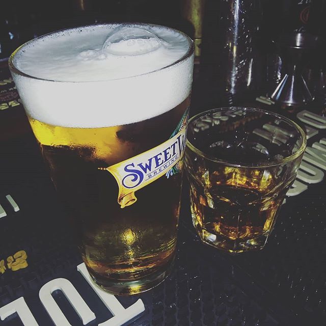 hotdp's tweet photo. It may be rainin' but our beer and liquor is still pourin'. Come down to your favorite neighborhood pub to escape the cold and rain. $2.50 highlife and $5.50 jameson all day every day. #drinklocal #publife #cha https://t.co/wPCAOY9JbF