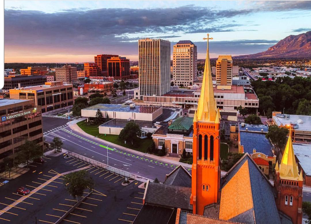 USAJudo's tweet photo. Besides hosting the USOC &amp; +20 NGBs @OlympicCityUSA   boasts endless outdoor adventures &amp; entertainment. Garden of the Gods, Cheyenne Mountain Zoo &amp; the World Famous Broadmoor Hotel.  See them all at the Youth Nationals next month! https://t.co/VT82hjibmf https://t.co/lFqKU09fJk