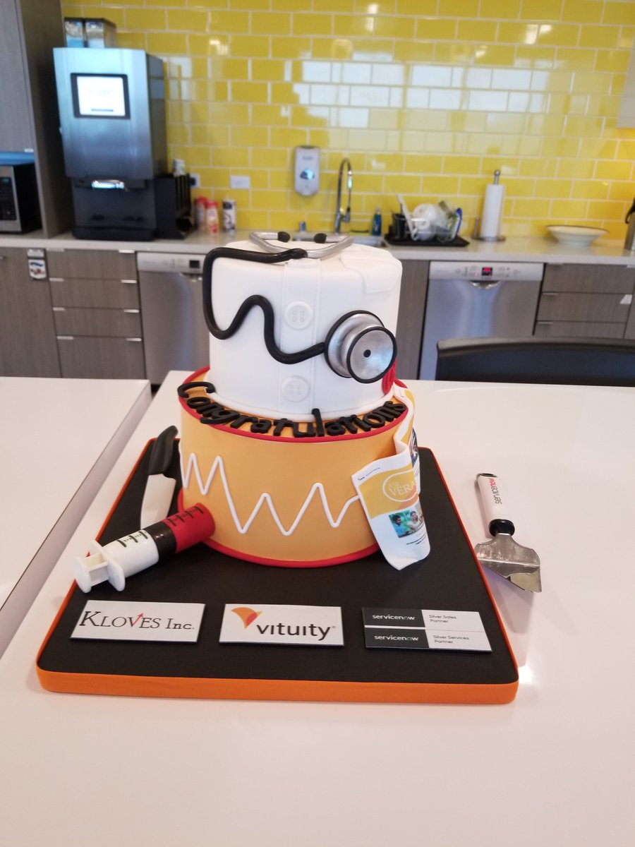 KlovesInc's tweet photo. Cake time with the Vituity team! Congratulations to the team on their successful project go-live! 
#golivecake #itsm #klovesinc #servicenow #vituity https://t.co/UjpSCYLpac
