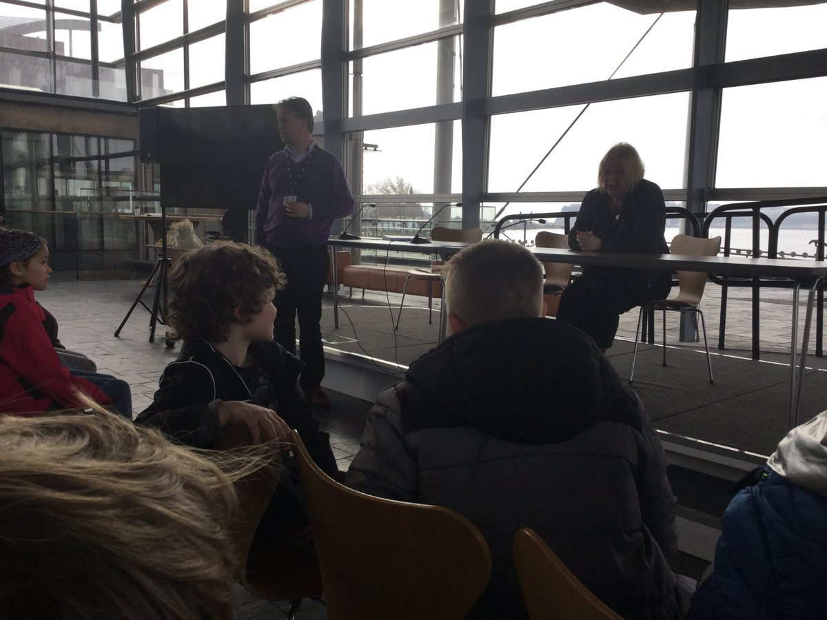 ClassHodgkinson's tweet photo. Great time at the Senedd today 😊 thanks to @ann_jonesam for taking the time to make our visit special @YsgolEmmanuel @ClassHodgkinson https://t.co/9OiMeLvLfi
