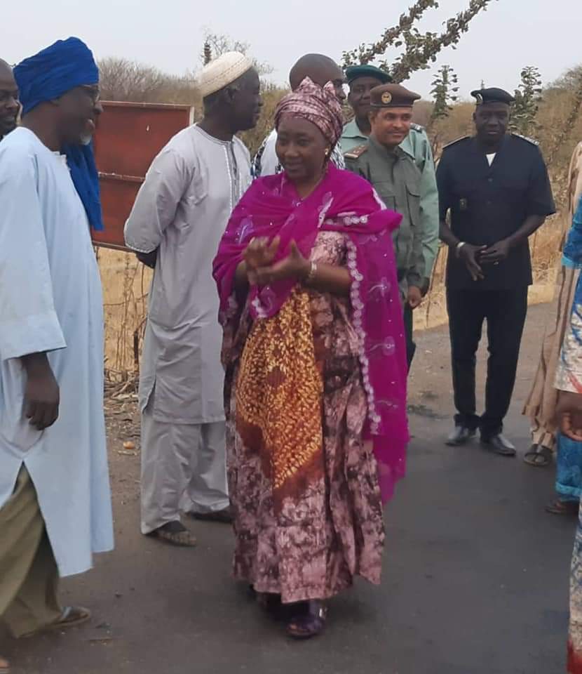 MElevage's tweet image. L'accueil des autorités réservé à Dr Kané Rokia Maguiraga, Ministre de l'Élevage et de la Pêche à son arrivé au poste de péage de Nioro du Sahel.
@mikadofm 
@ORTMali 
@GouvMali