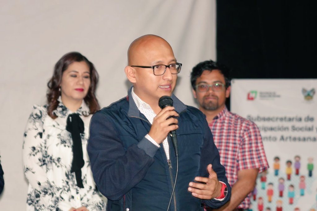 YoshioCF's tweet photo. Gracias @kenya_montyel, Titular de @SubParticipaArt y @RubenEscalanteM, Coordinador de la @juga_hidalgo por la invitación para compartir con las organizaciones de la sociedad civil los servicios y convocatorias que @juventudHGO tiene para apoyar su labor.

#HidalgoCreceContigo https://t.co/QD7HbNgikX