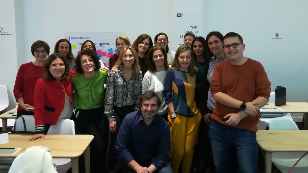 Aprendiendo de los mejores sobre marketing digital con <a href="/NachodePinedo/">Nacho de Pinedo</a> en <a href="/ISDI_edu/">ISDI</a> gracias al Foro Marketing y Ventas <a href="/AsocEyC/">EJE&CON</a> #siempreaprendiendo