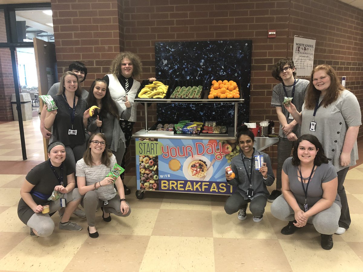 lexonefsn's tweet photo. We want to give a big #timberwolf howl to everyone who helped us with our #fastbreaks promo video today! Stay tuned for more information on this alternative option for breakfast! @WhiteKnollHigh @lexingtonone #feedingourfuture #secondchancebreakfast @snaofsc https://t.co/H8nyfKEsqy